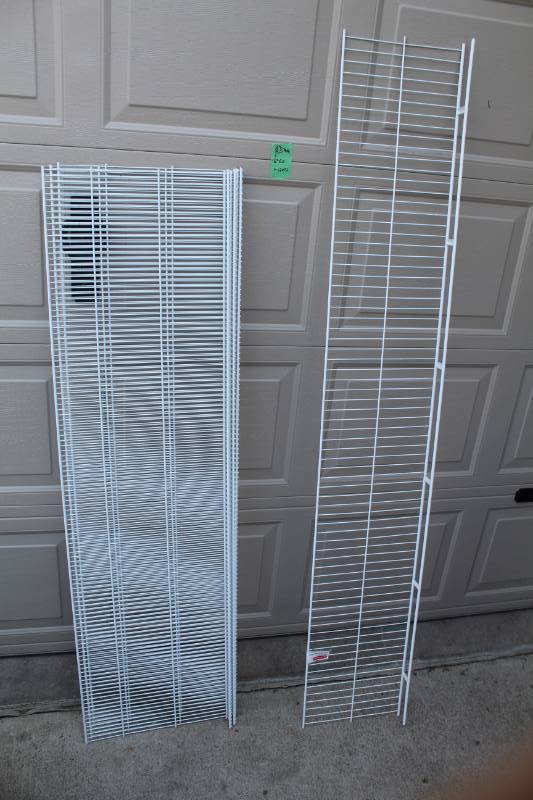 lot 83 image: Lot of (4) Wire Shelving