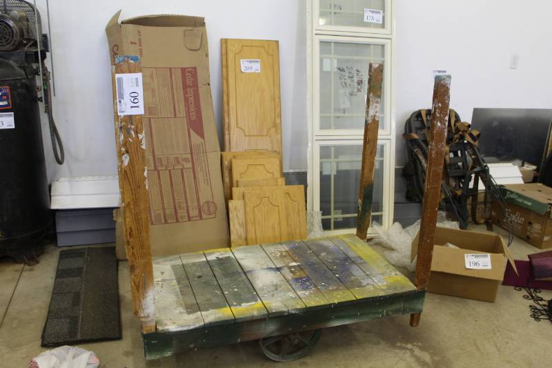 lot 160 image: Nutting Cart with 4-Posts