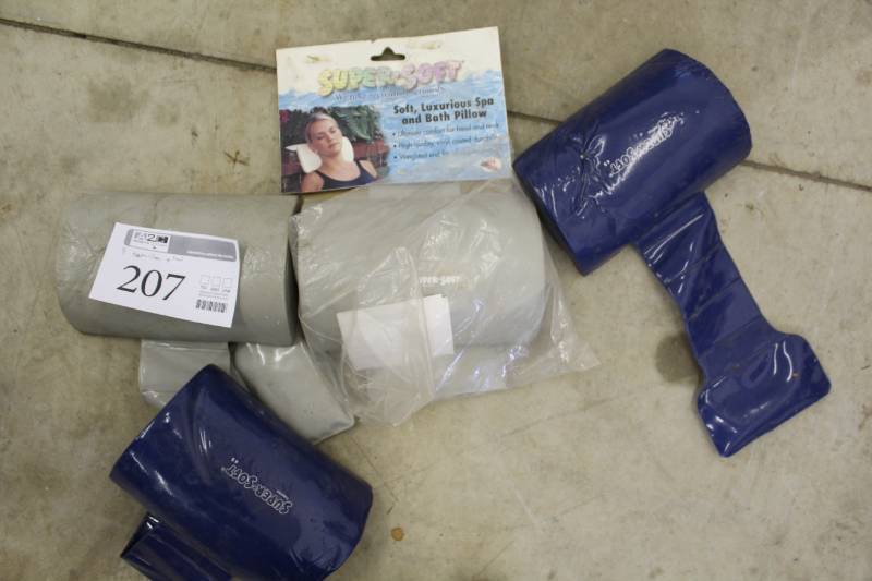 lot 207 image: Lot of (4) BathSpa Pillows