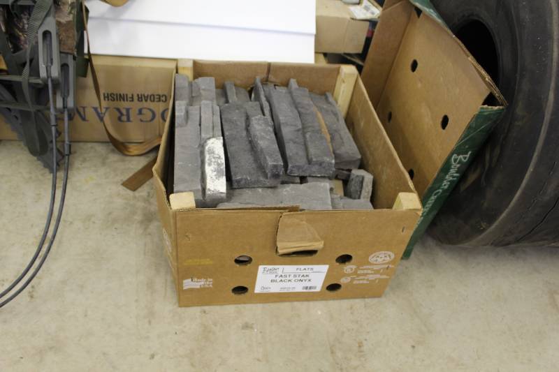 lot 199 image: Boulder Creek Fast Stak Black Onyx Flats