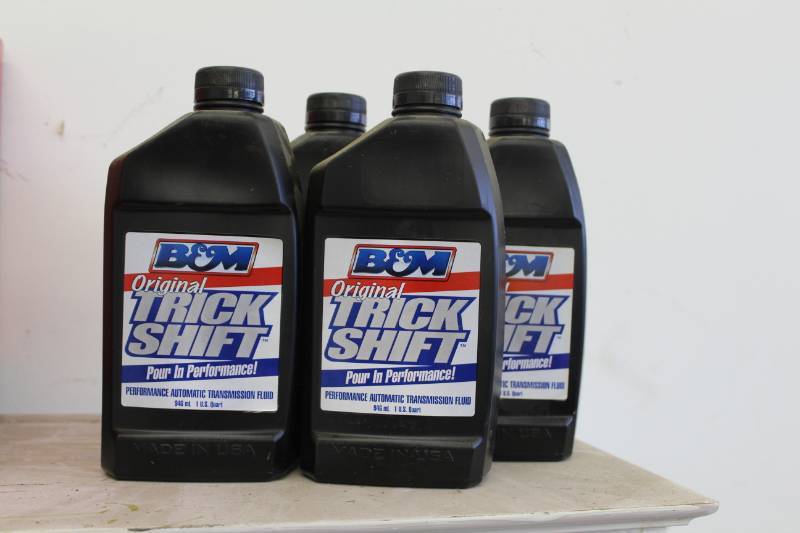 lot 190 image: Lot of (4) B&M Original Trick Shift Performance Automatic Transmission Fluid 1-Quart Plastic Bottles