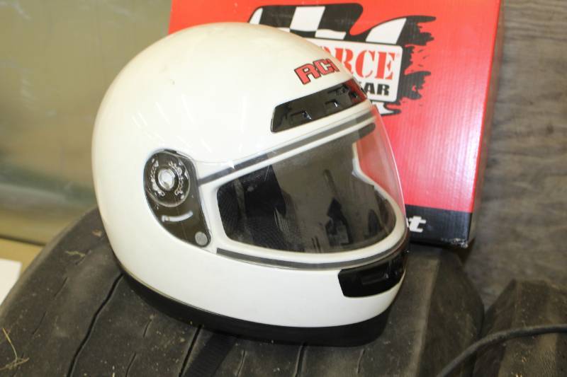 lot 172 image: Snell 2000 RCI Full Face Racing Helmet
