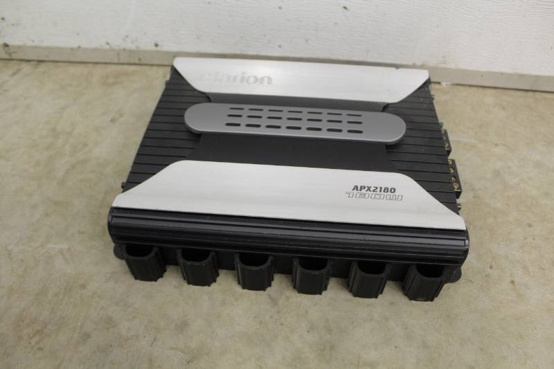 lot 171 image: Clarion 180W 21 Channel Power Amplifier APX2180