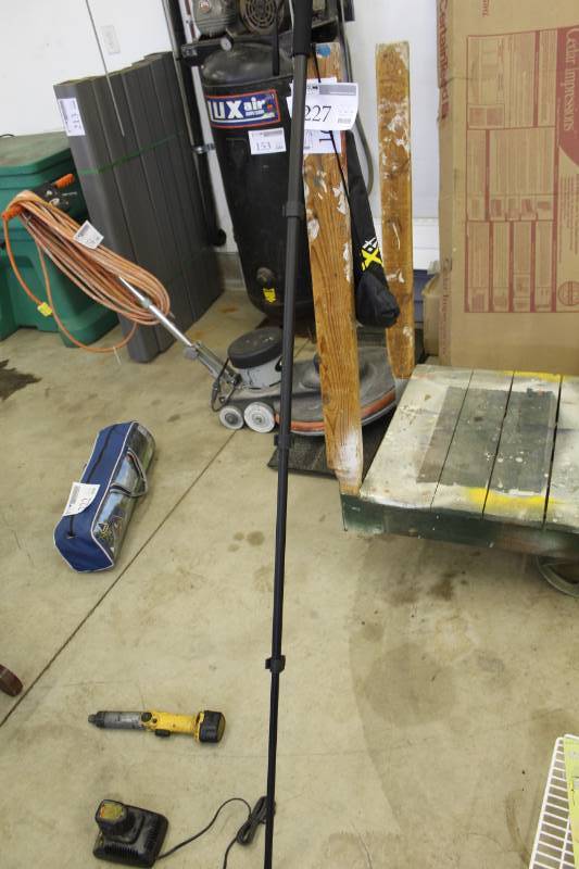 lot 227 image: Xit Telescopic Camera Monopod