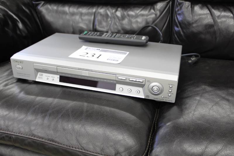 lot 231 image: Sony DVDCDVideo CD Progressive Output Player DVP-NS715P with Remote Control