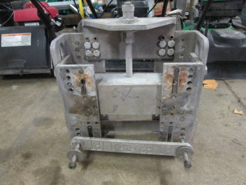 lot 23 image: Jack plate for out board motor...