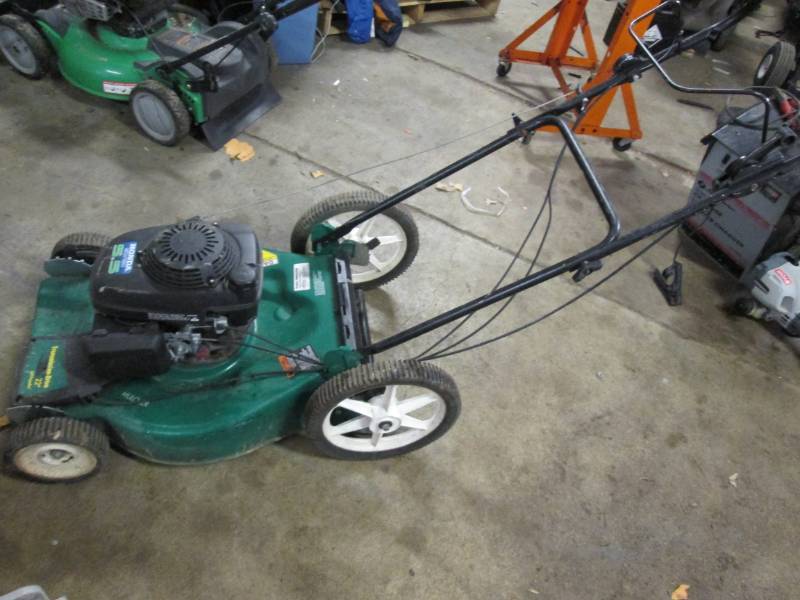 lot 7 image: Honda 22 self propelled mower run...