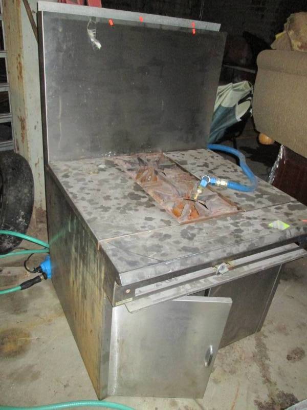 lot 19 image: Commercial NSF gas range...