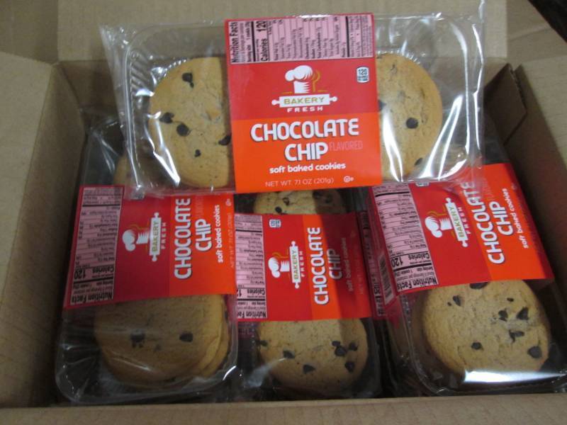 lot 132 image: Bakery Fresh Chocolate chip cookies...