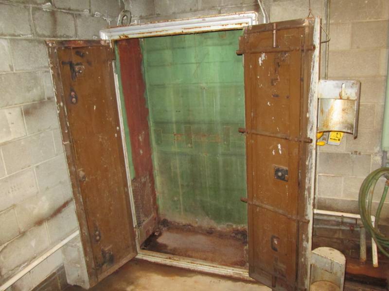 Heavy metal vented lock box - 43 in...