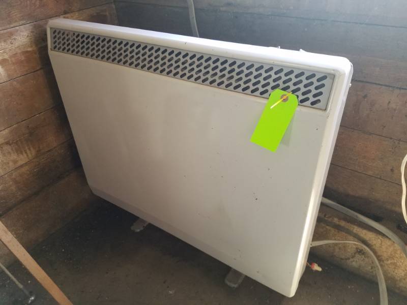 lot 2 image: 220 Convection Heater Model XL 250 Series A