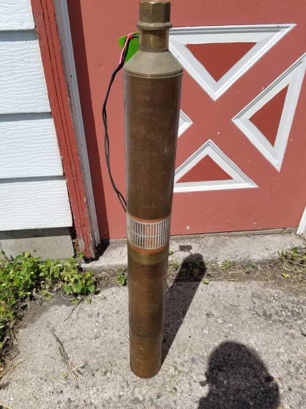 lot 10 image: 3 foot long Copper Submersible Pump