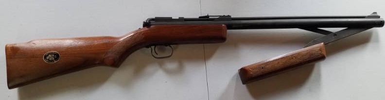 lot 16 image: Benjamin Franklin Air Rifle - Pellet shooter