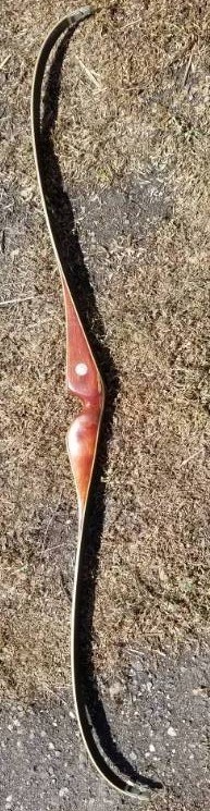 lot 20 image: Recurve Bear Bow