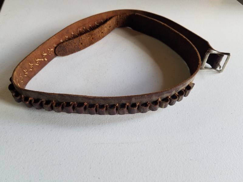 lot 21 image: Vintage Red Head Brand Ammo belt