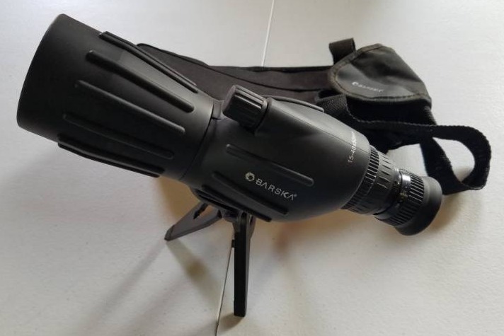 lot 25 image: Barska Spotting Scope and Case