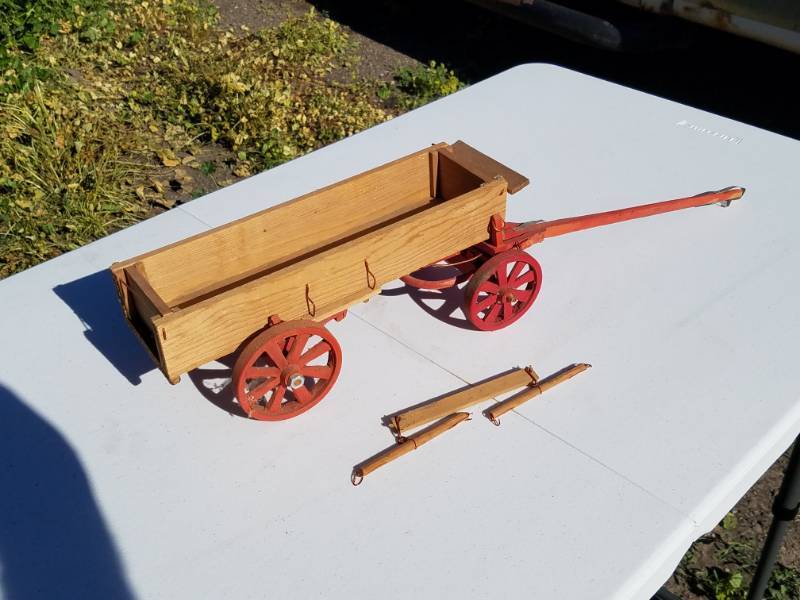 lot 46 image: 12 inch wood wagon