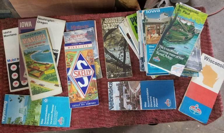 lot 55 image: Large lot of Standard & Mobil Oil travel maps