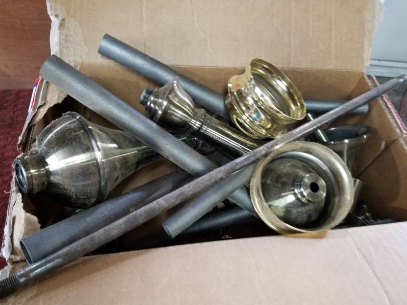 lot 60 image: Random lot of lamp parts