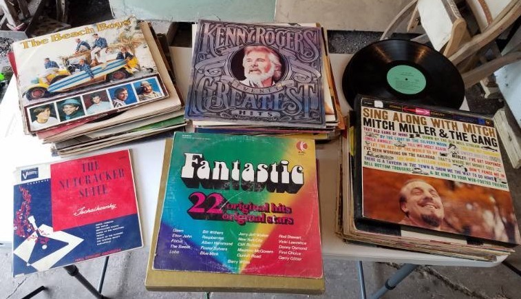 lot 74 image: HUGE lot of 12 Records