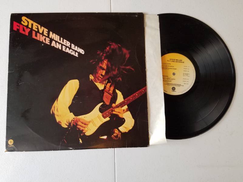 lot 75 image: 1976 Steve Miller Band Fly Like an Eagle 12 record