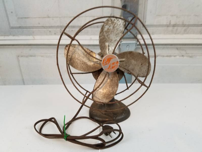 lot 85 image: Vintage Le John 8 inch Fan
