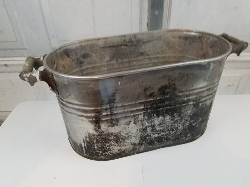 lot 94 image: 24 inch Galvanized Tub with wood handles