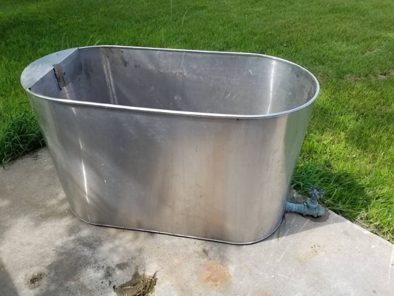 lot 104 image: Stainless Steel Stock Tank