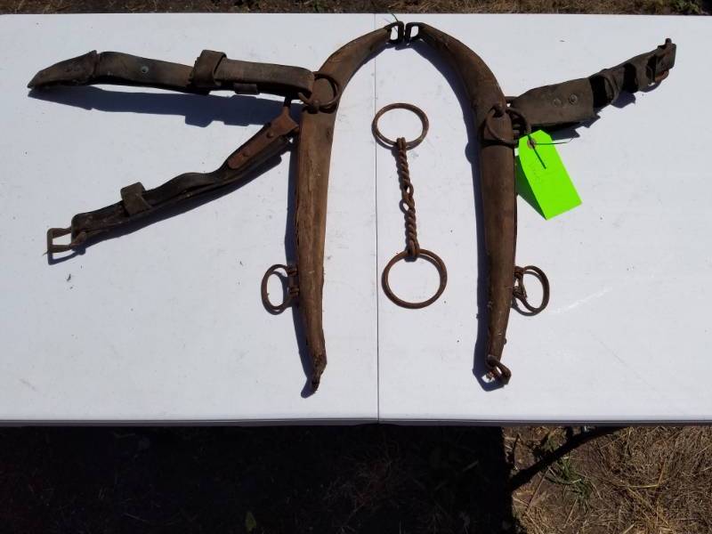 lot 145 image: 20 inch Wood Horse Hames w Snaffel Bit