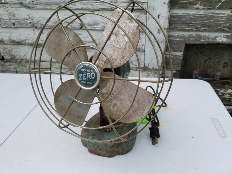 lot 176 image: Zero Model 10 Vintage Table Fan