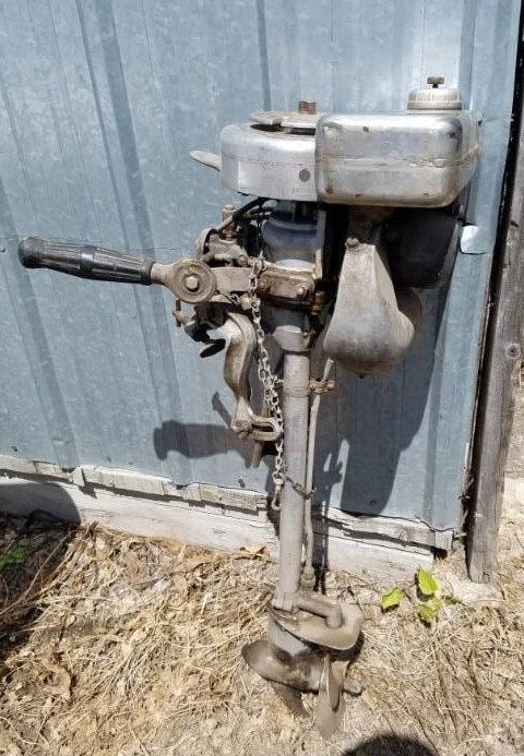 lot 183 image: Vintage Champion Motors Fishing Motor MPLS, MN