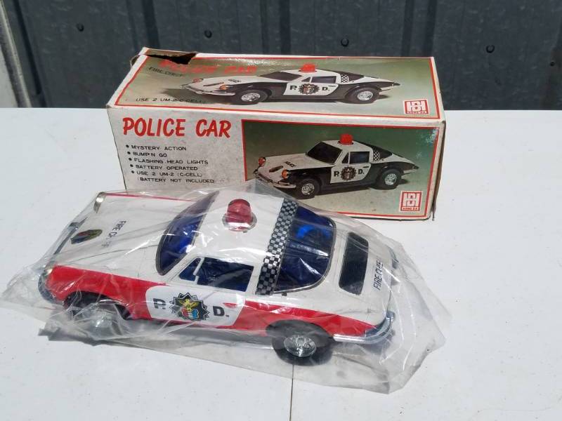 lot 186 image: Vintage Battery Operated Police Car