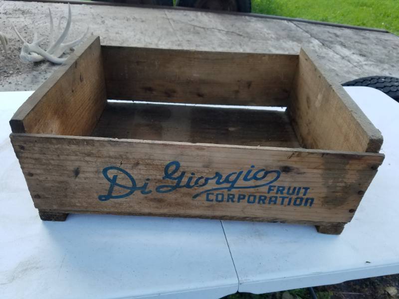 lot 190 image: Vintage Wood Crate
