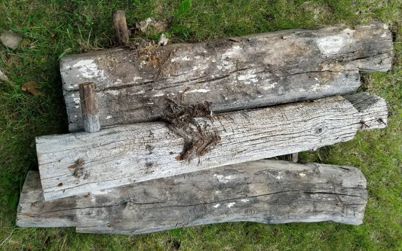 lot 220 image: 3 x Reclaimed log cabin wood various types of wood