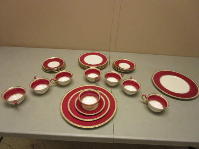 lot 111 image: WEDGEWOOD BONE CHINA