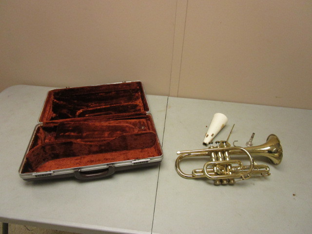 lot 116 image: OLDS AMBASSADOR TRUMPET
