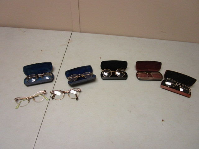 lot 118 image: VINTAGE EYEGLASSES FRAMES