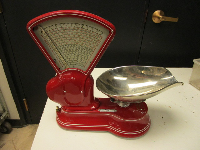 lot 128 image: ANTIQUE TOLEDO SCALE COMPANY SCALE