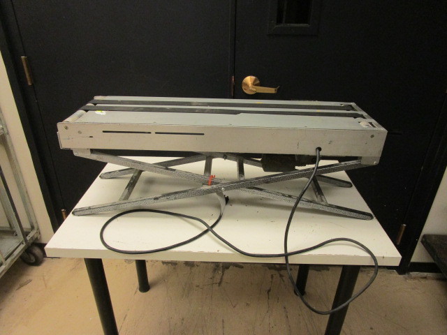 lot 131 image: SANDCO MINI CONVEYOR BELT UNIT