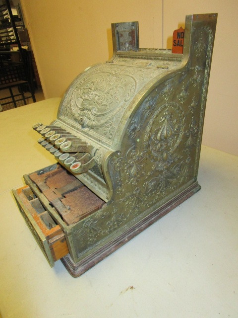 lot 143 image: ANTIQUE NATIONAL CASH REGISTER