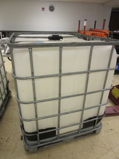 lot 146 image: SCHUTZ STORAGE TANK WITH METAL FRAME