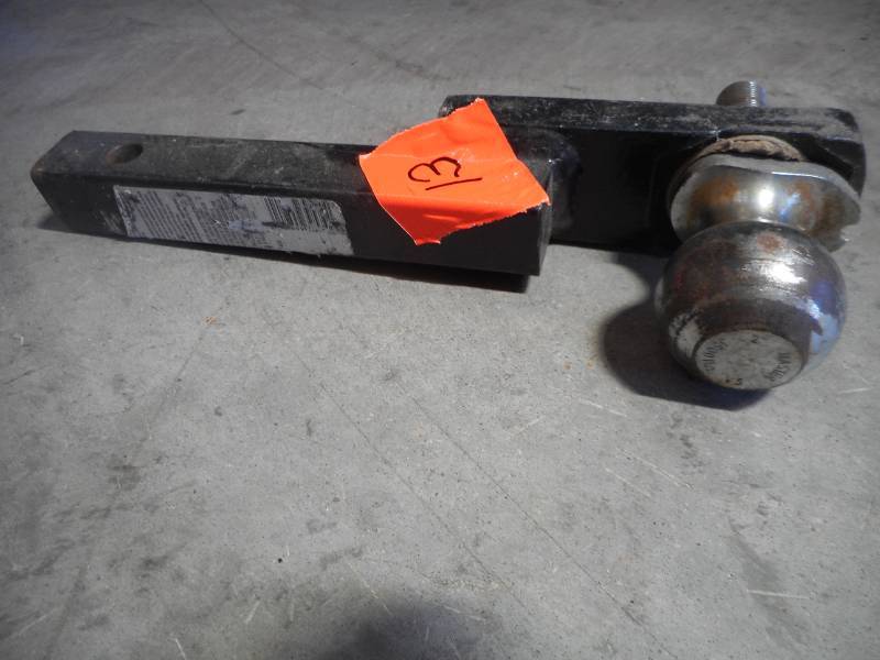 lot 13 image: Reese Tow Hitch