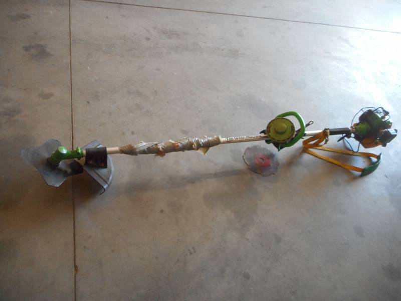 lot 27 image: Green Machine Brusher and Weed Wacker