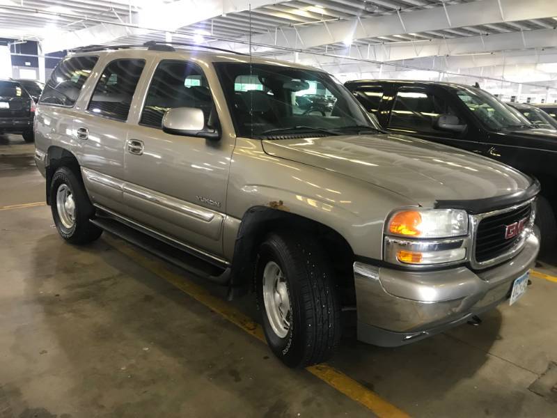 lot 18 image: 2002 GMC Yukon SLE 4x4