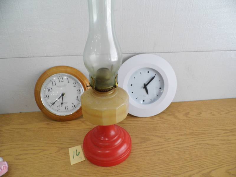 lot 16 image: Kerosene Lamp - 2 Clocks