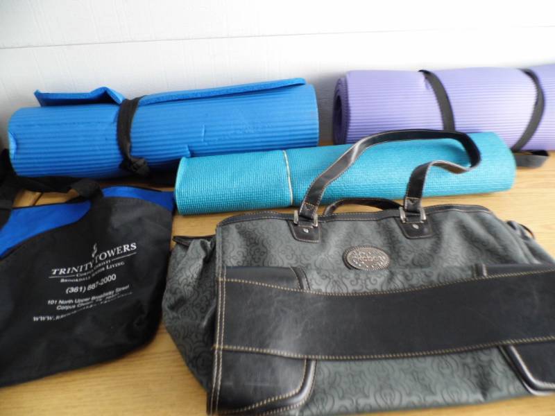 lot 32 image: Yoga Mats - Bags