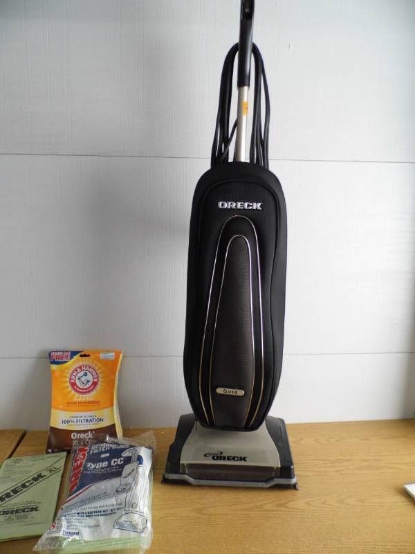 lot 50 image: Oreck Upright Vacuum