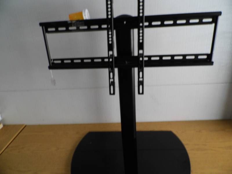 lot 71 image: TV Stand