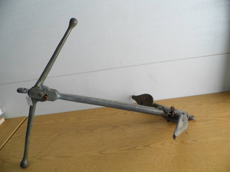 lot 75 image: Vintage Boat Anchor