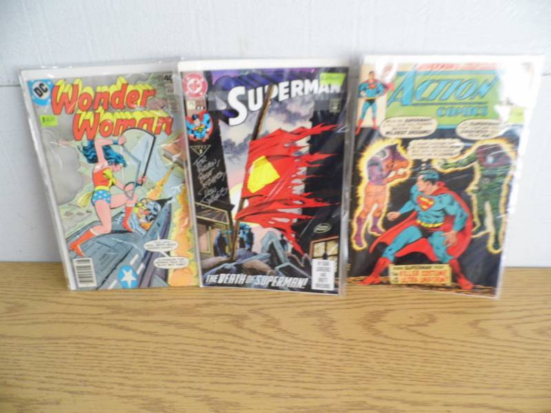 lot 97 image: Lot of 3 DC Comics